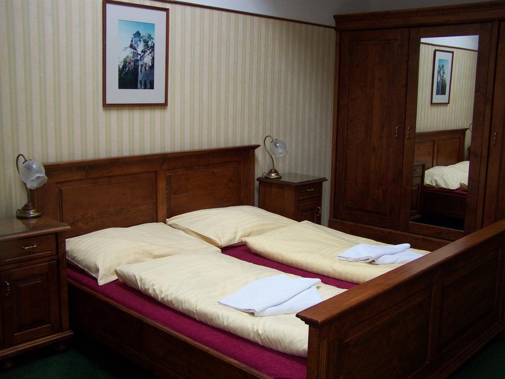 Hotel Pariz Jičín Dış mekan fotoğraf