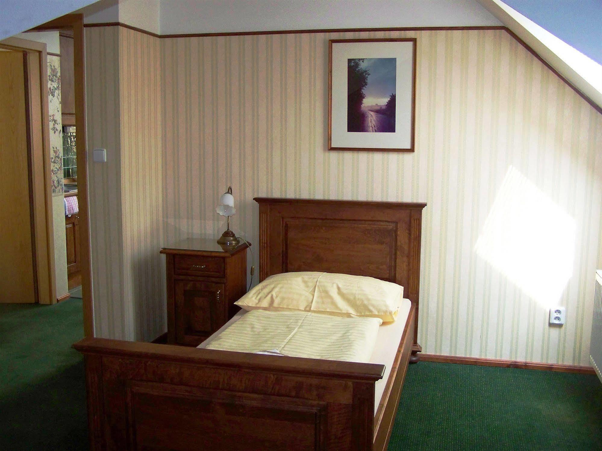 Hotel Pariz Jičín Dış mekan fotoğraf