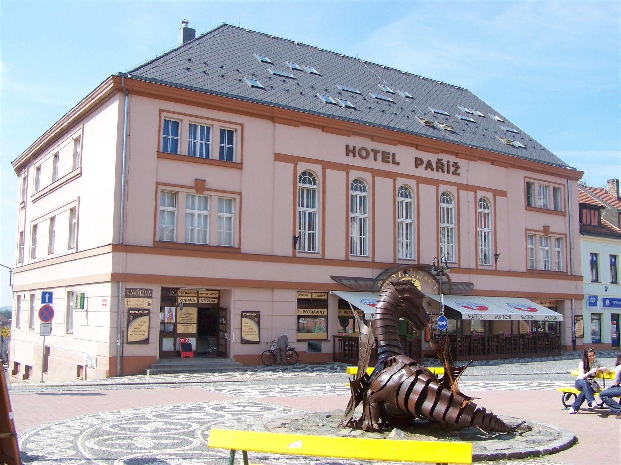 Hotel Pariz Jičín Dış mekan fotoğraf